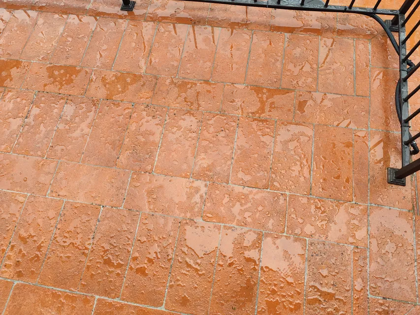 Balcone in cotto dopo il trattamento idrorepellente