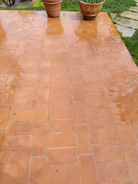 Terrazza in cotto trattata con protettivo